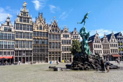 Grote Markt, Antwerp with its elaborate Guildhouses and fountain
