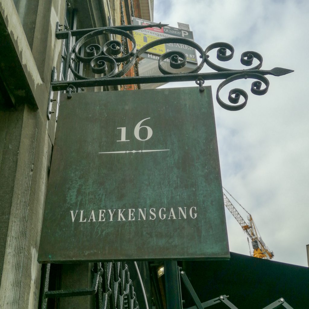 Vlaaikensgang in Antwerp dates from 1591